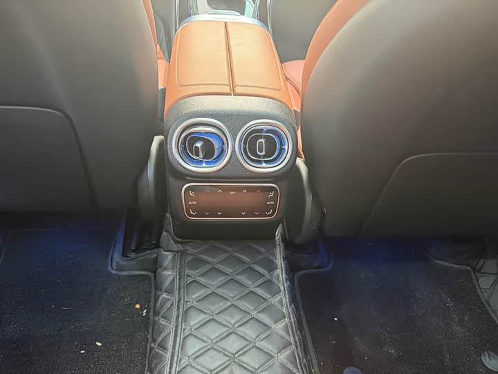 Mercedes-Benz GLC-Class 2025 2025款 GLC 300 L 4MATIC 动感型 5座