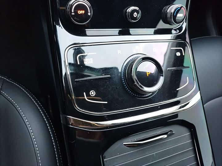 Hozon U 2023 2023款 哪吒U-Ⅱ 400 U秀版 三元锂