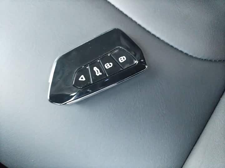 Hozon U 2023 2023款 哪吒U-Ⅱ 400 U秀版 三元锂