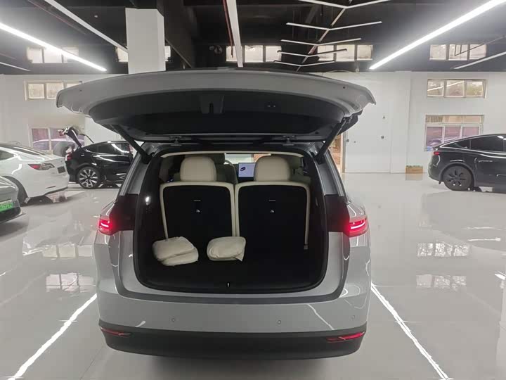 LiXiang i8 2025 2025款 标准版