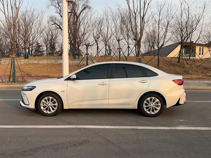 Chevrolet Monza 2024 2024款 1.5L 双离合悦享版