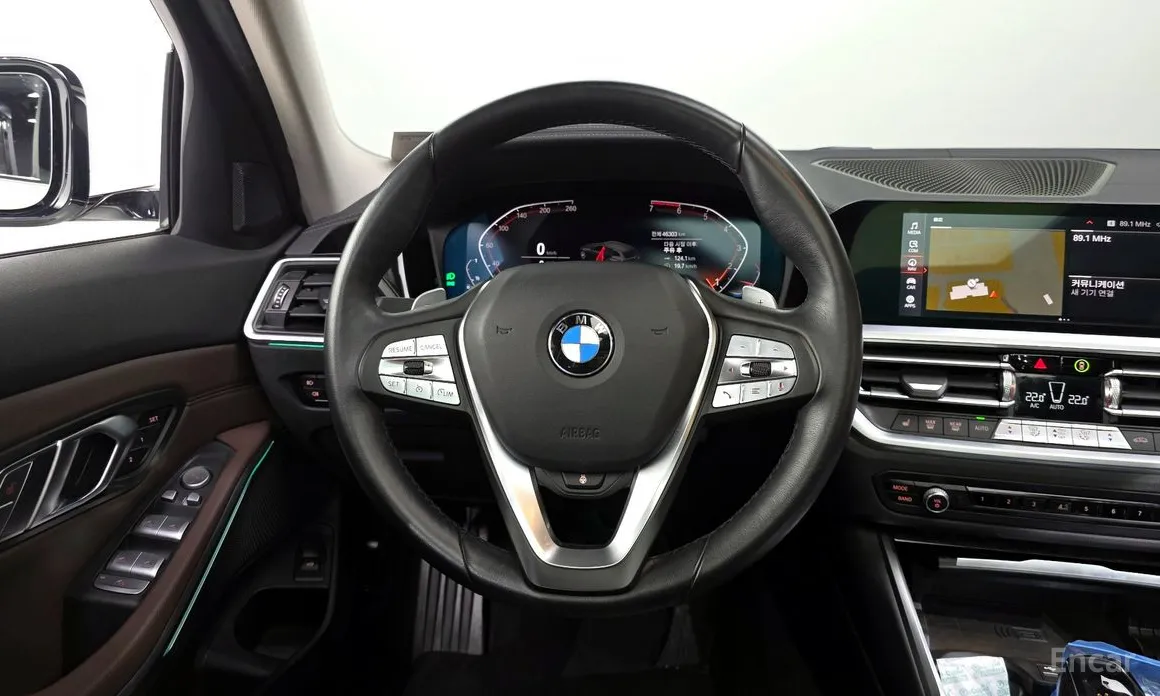 BMW 3 Series 2019 320i Touring Luxury