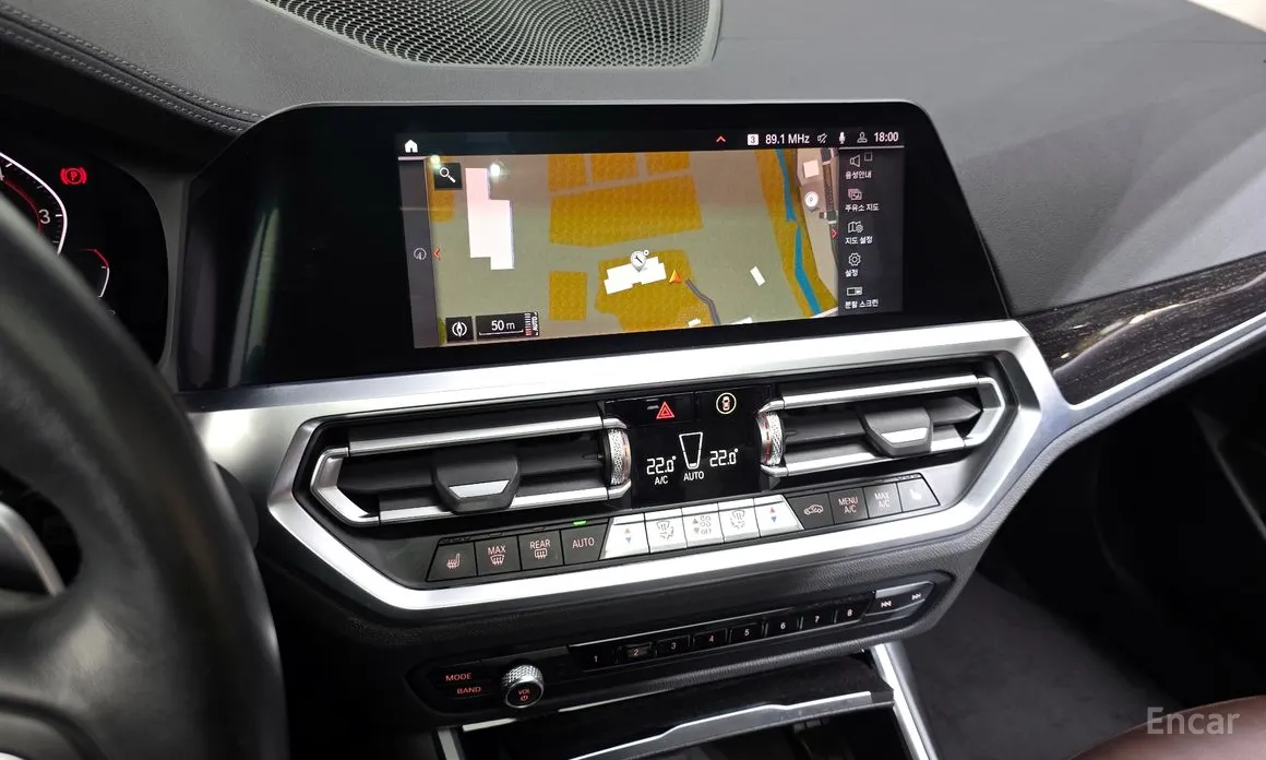 BMW 3 Series 2019 320i Touring Luxury