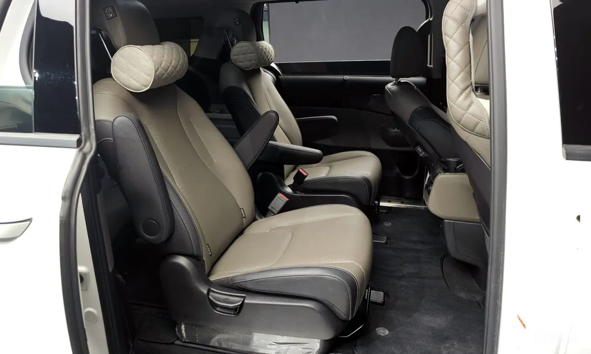 Kia Carnival 2023 9-Seater Signature