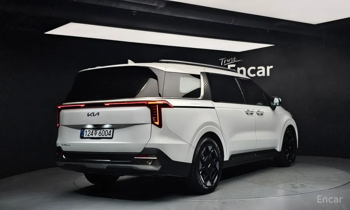 Kia Carnival 2023 9-Seater Signature