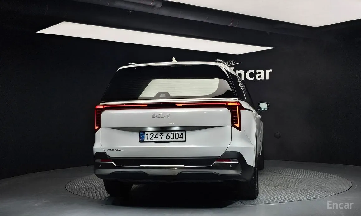Kia Carnival 2023 9-Seater Signature