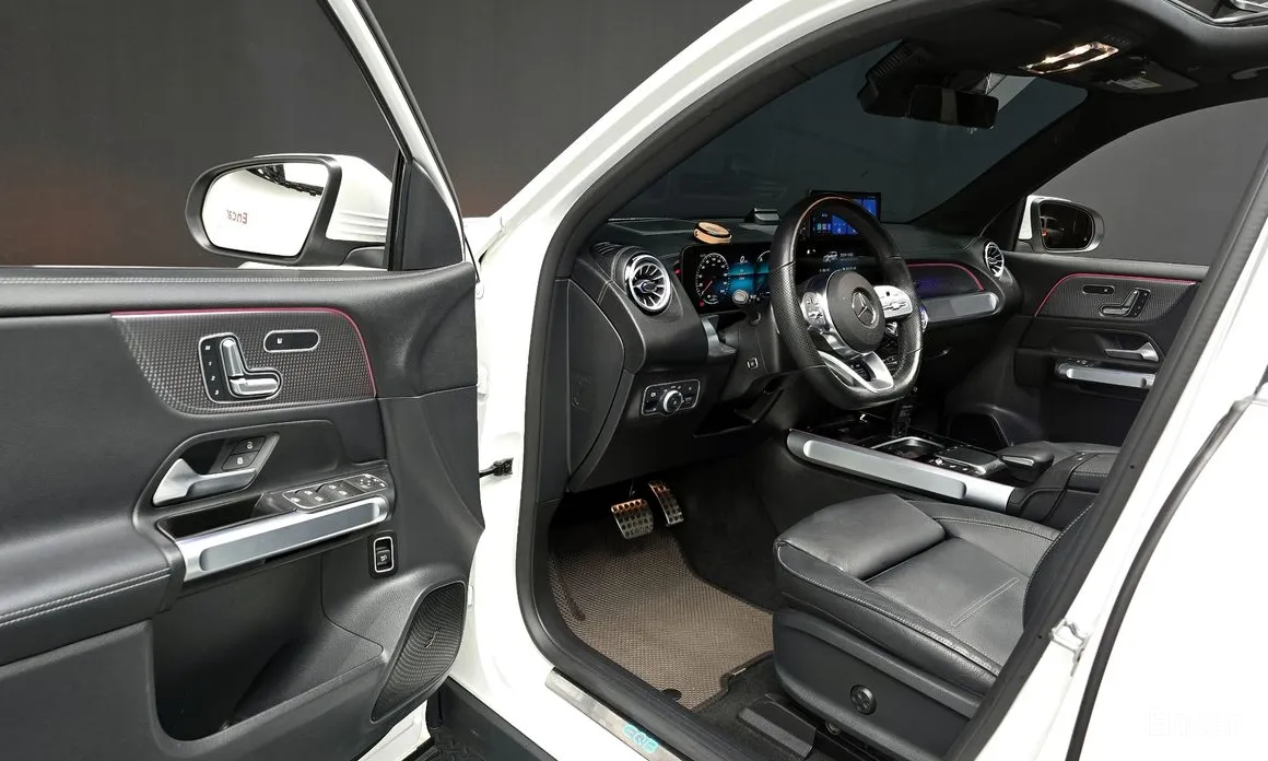 Mercedes-Benz EQB 2022 EQB300 4MATIC AMG Line