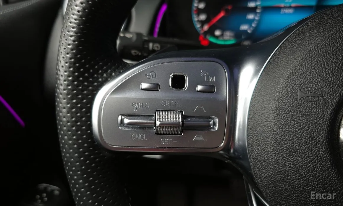 Mercedes-Benz EQB 2022 EQB300 4MATIC AMG Line