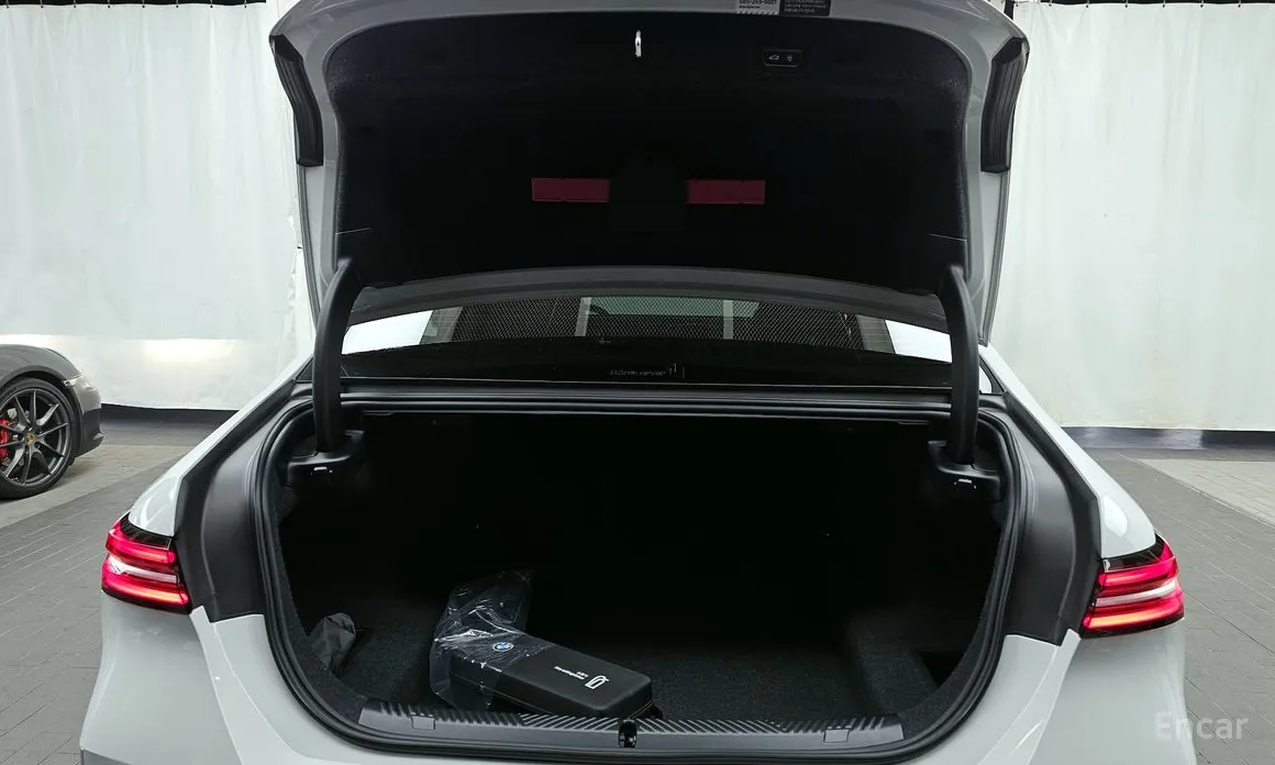 BMW 5 Series 2023 520i