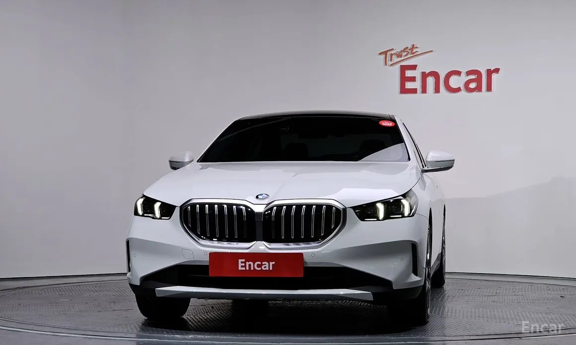 BMW 5 Series 2023 520i