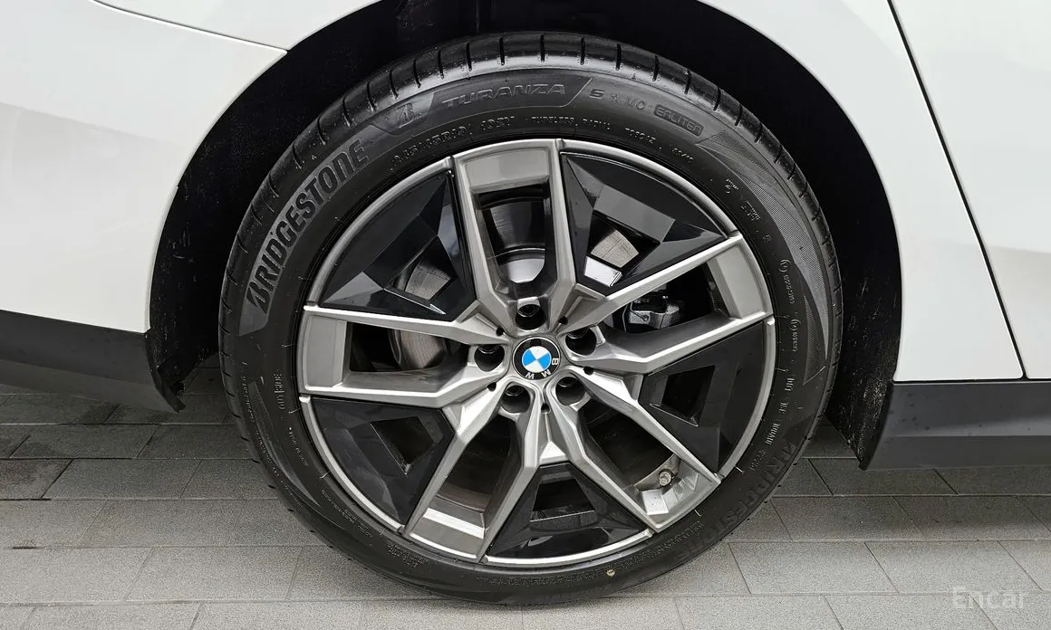 BMW 5 Series 2023 520i