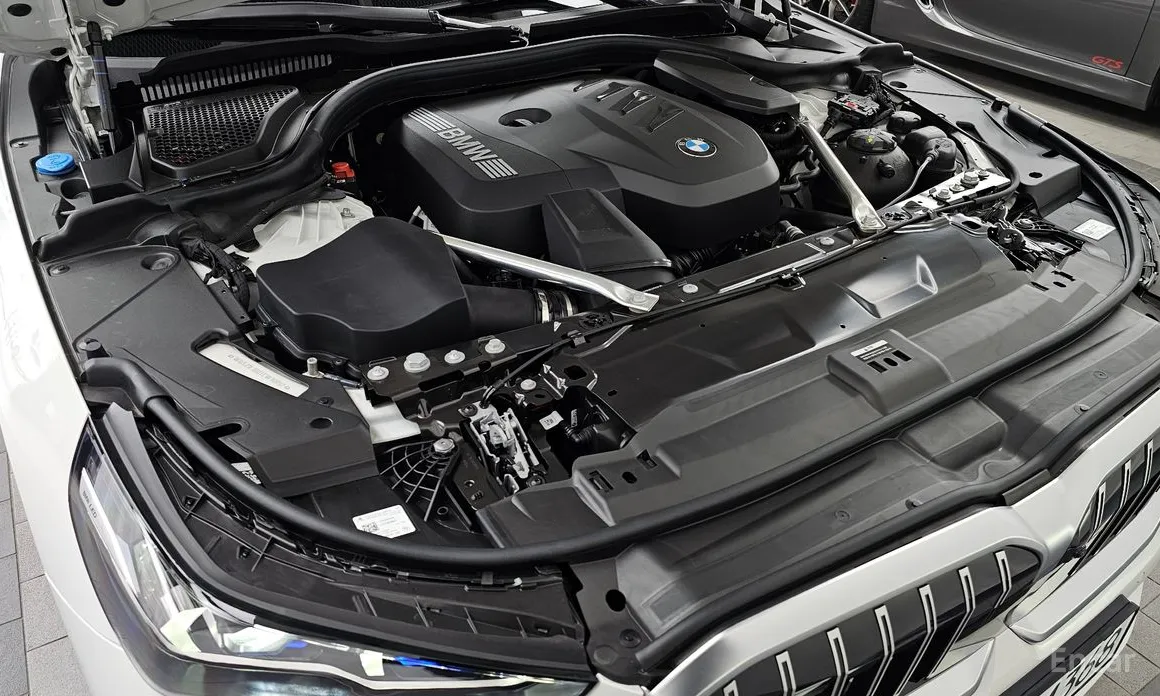 BMW 5 Series 2023 520i