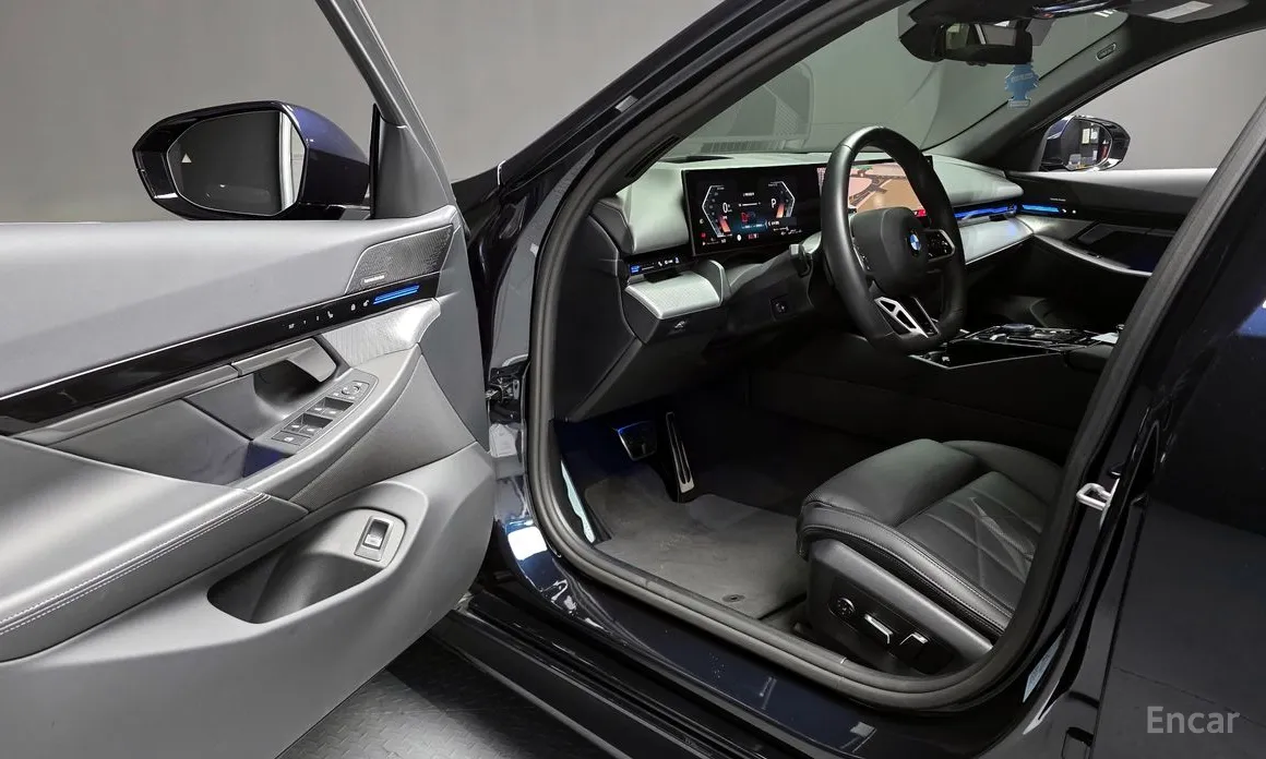 BMW 5 Series 2023 520i M Sport