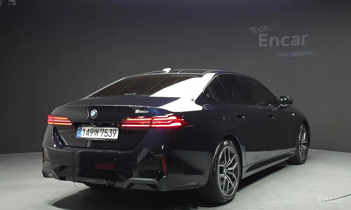 BMW 5 Series 2023 520i M Sport