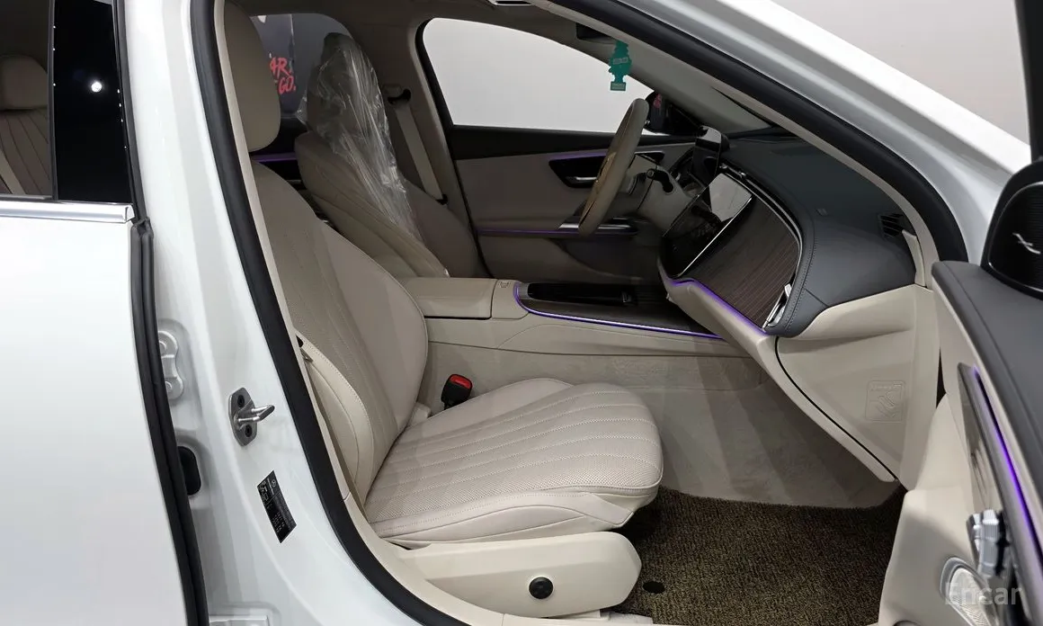 Mercedes-Benz E-Class 2024 E300 4MATIC Exclusive