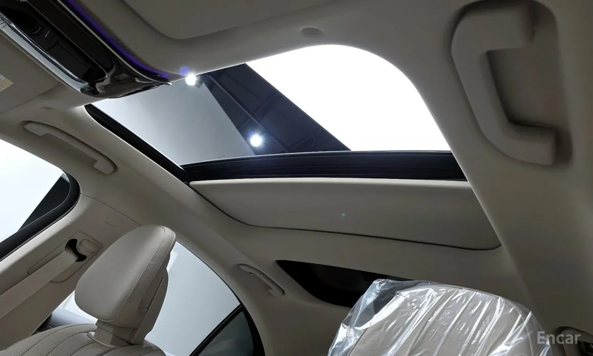 Mercedes-Benz E-Class 2024 E300 4MATIC Exclusive