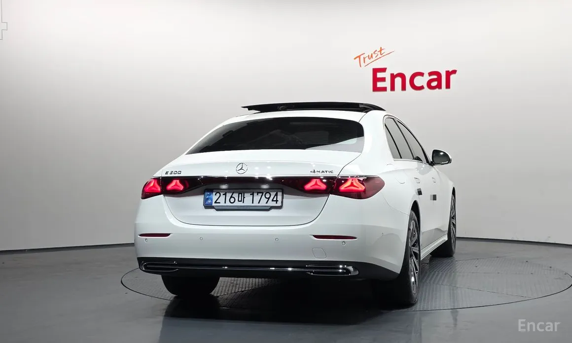 Mercedes-Benz E-Class 2024 E300 4MATIC Exclusive