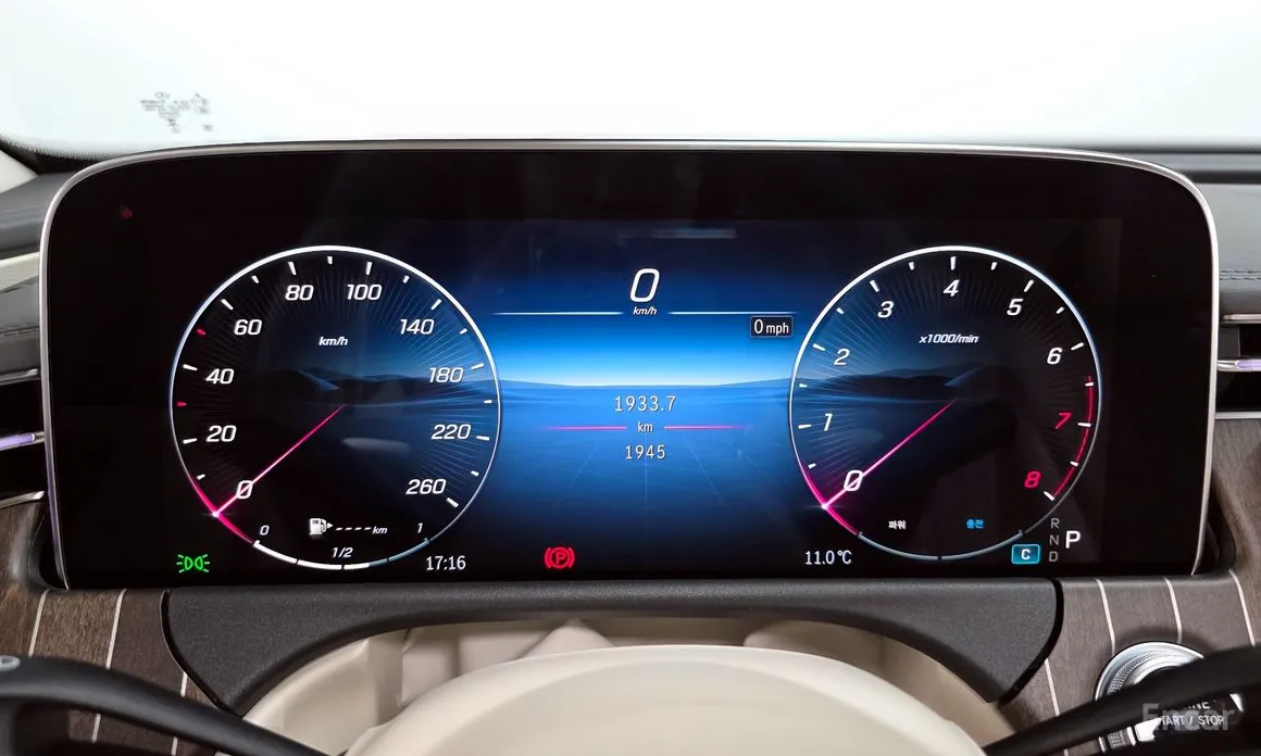 Mercedes-Benz E-Class 2024 E300 4MATIC Exclusive