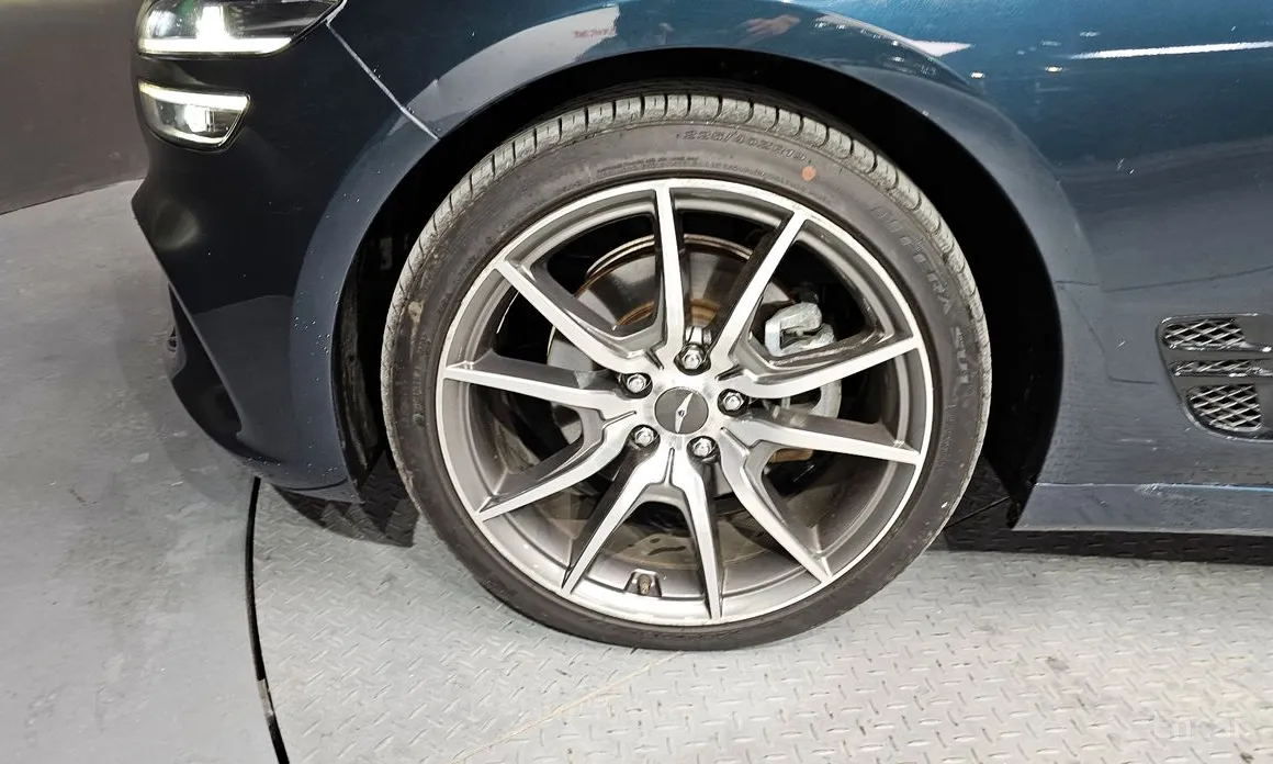 Genesis G70 2022 Gasoline 2.0T 2WD