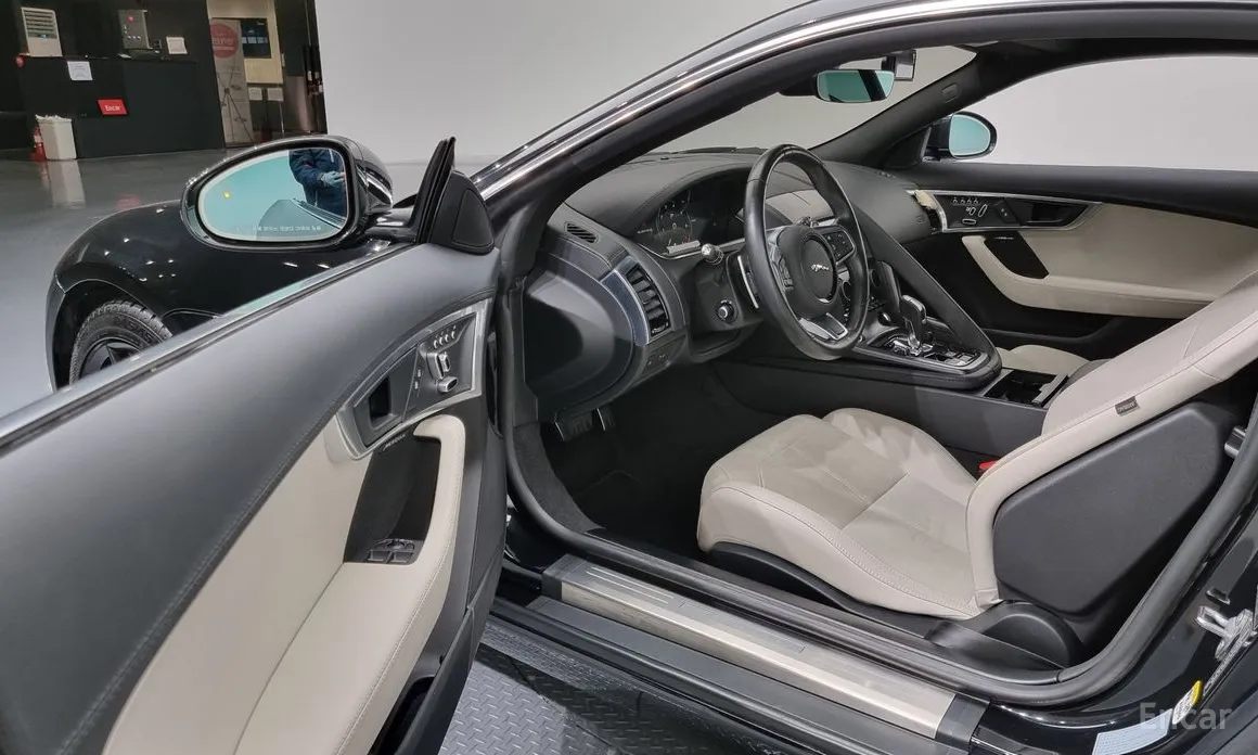 Jaguar F-Type 2013 P300 Coupe