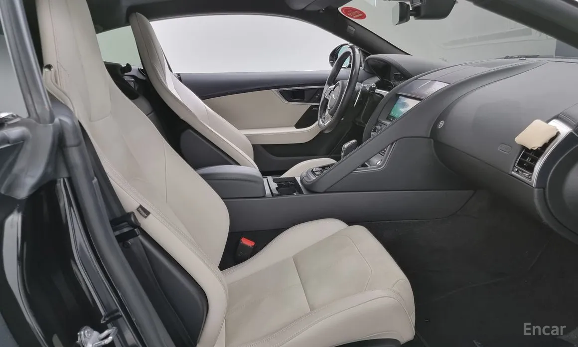 Jaguar F-Type 2013 P300 Coupe