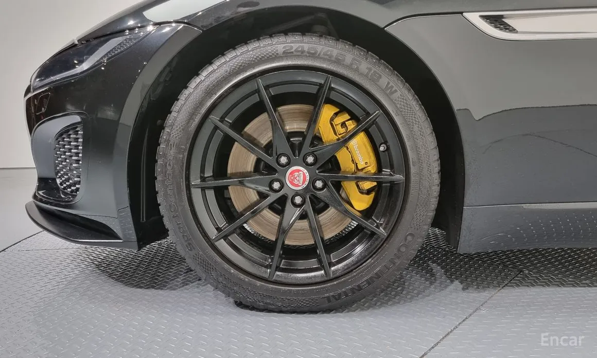 Jaguar F-Type 2013 P300 Coupe