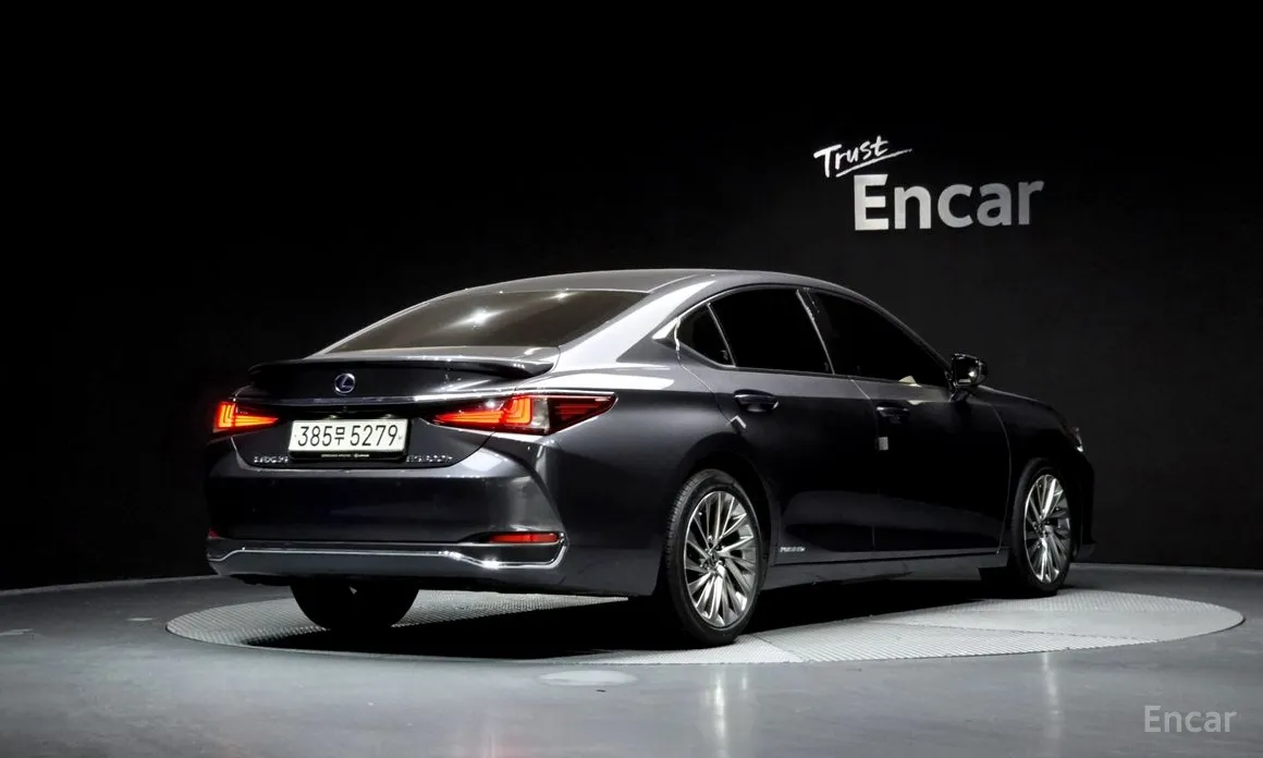 Lexus ES 2018 Luxury Plus