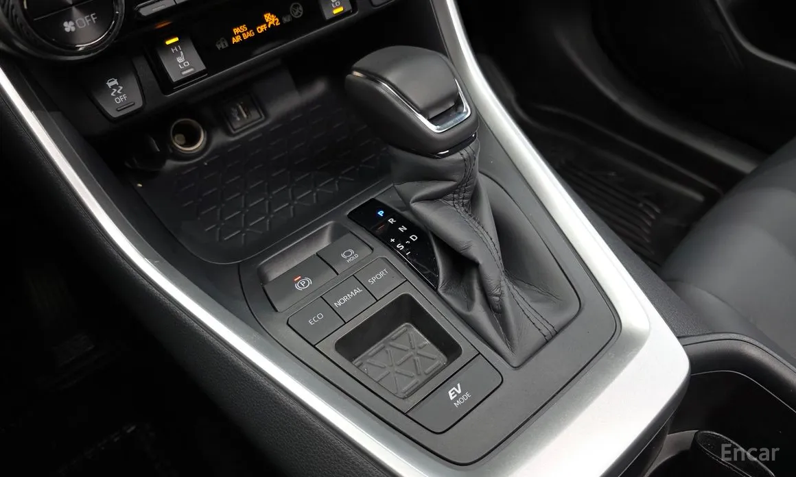 Toyota RAV4 2019 2.5 2WD Hybrid XLE