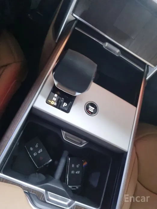 Land Rover Range Rover 2022 P550E AB