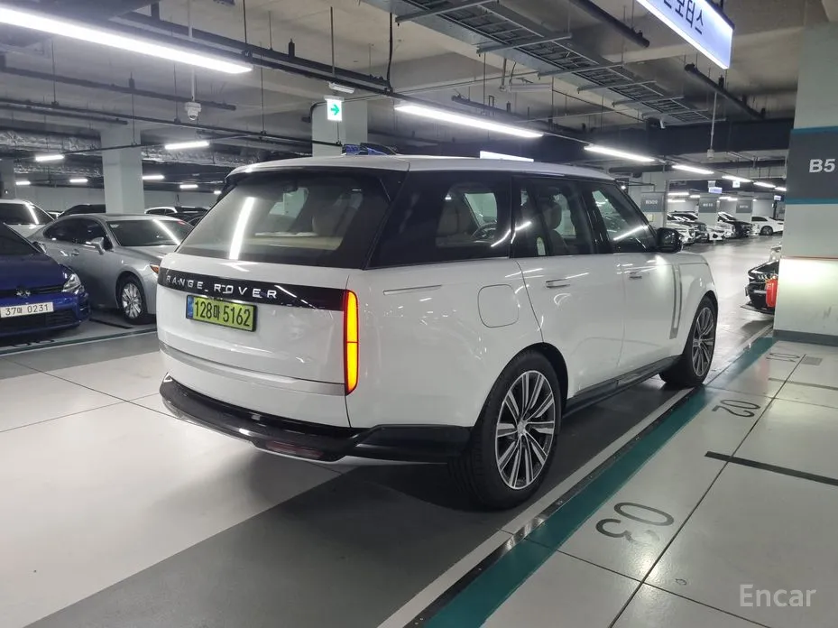 Land Rover Range Rover 2022 P550E AB