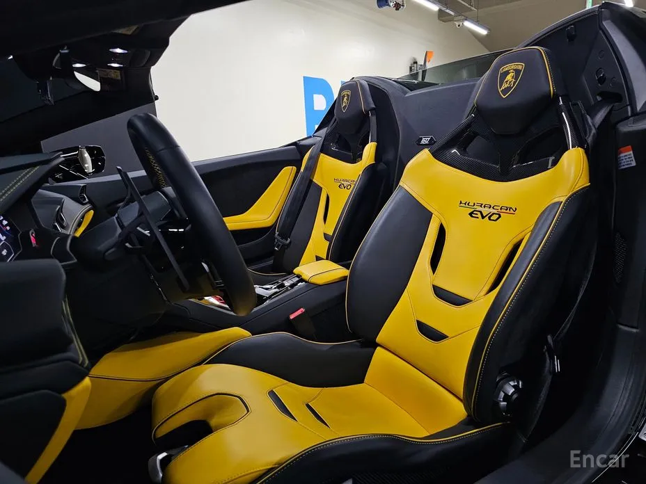 Lamborghini Huracan 2014 LP640-4 EVO Spyder