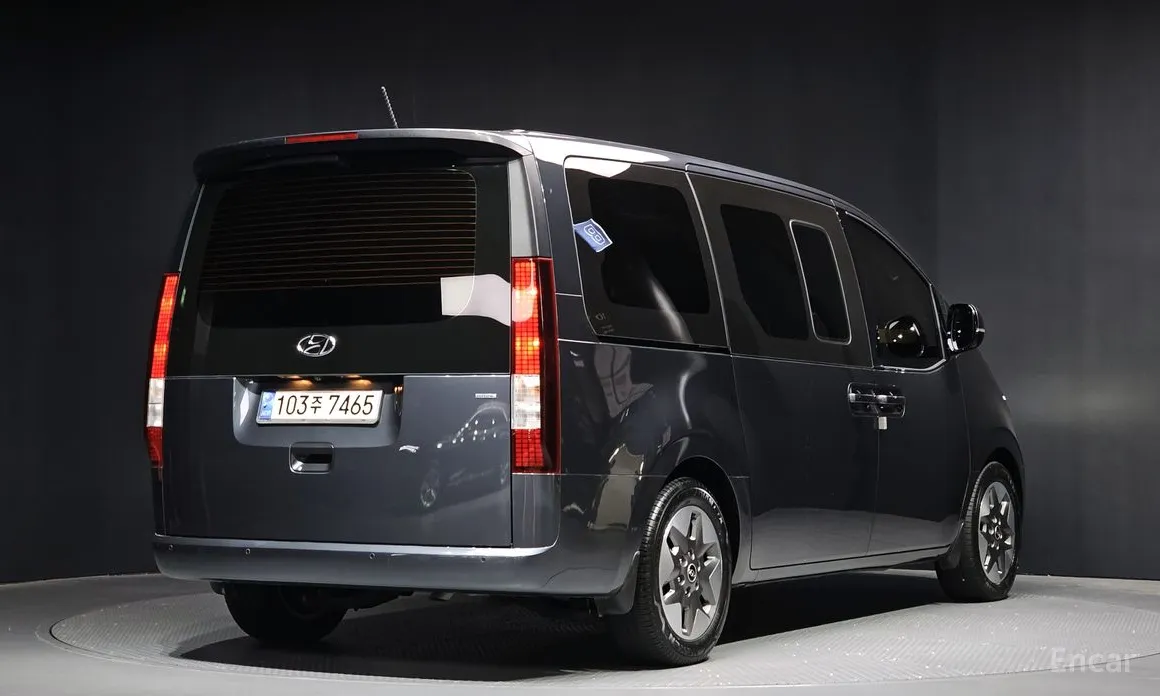 Hyundai Staria 2021 4WD Tourer 9-Seater