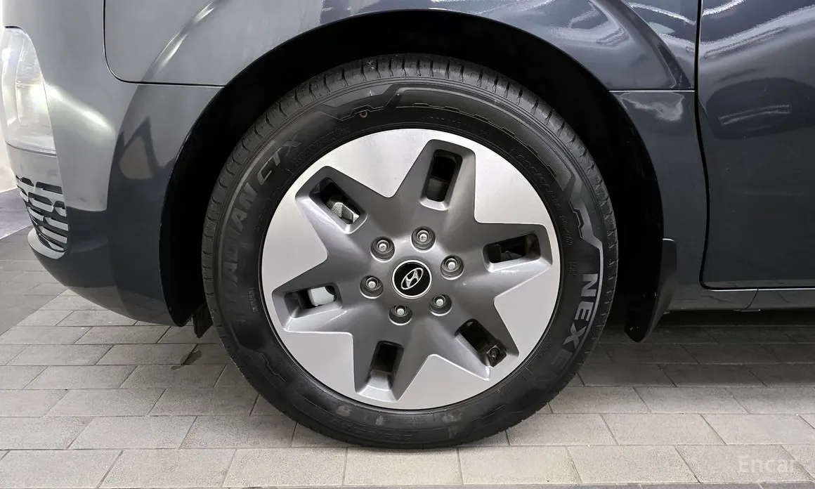 Hyundai Staria 2021 4WD Tourer 9-Seater