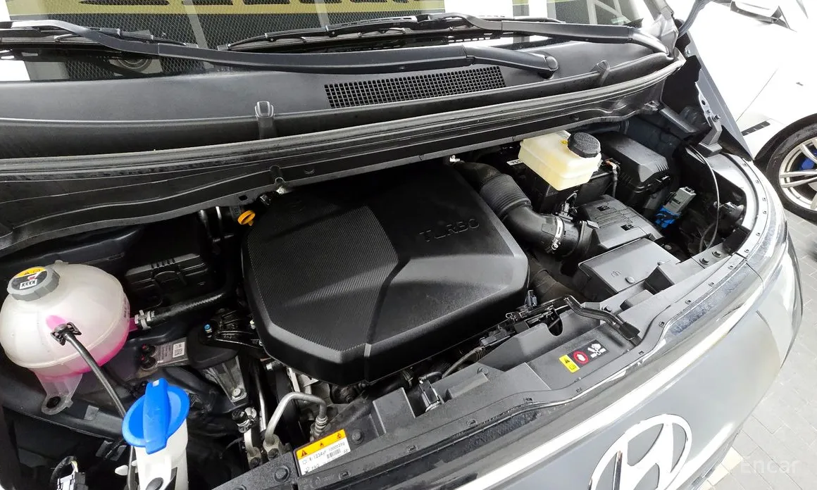 Hyundai Staria 2021 4WD Tourer 9-Seater