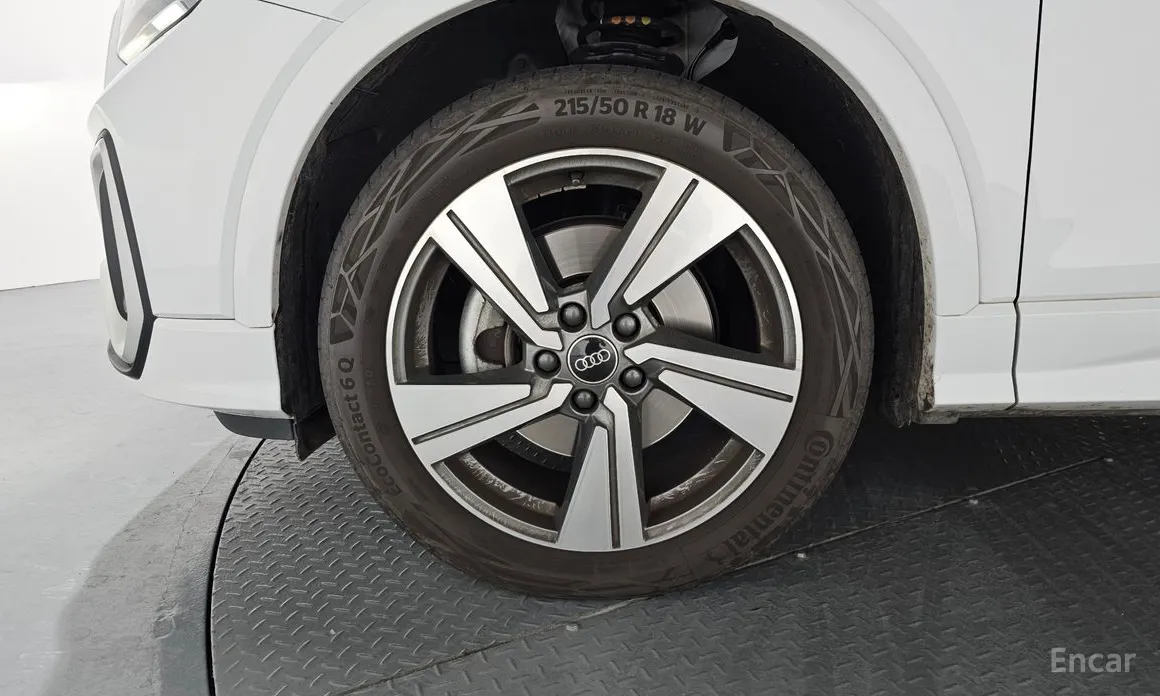 Audi Q2 2017 35 TDI Premium