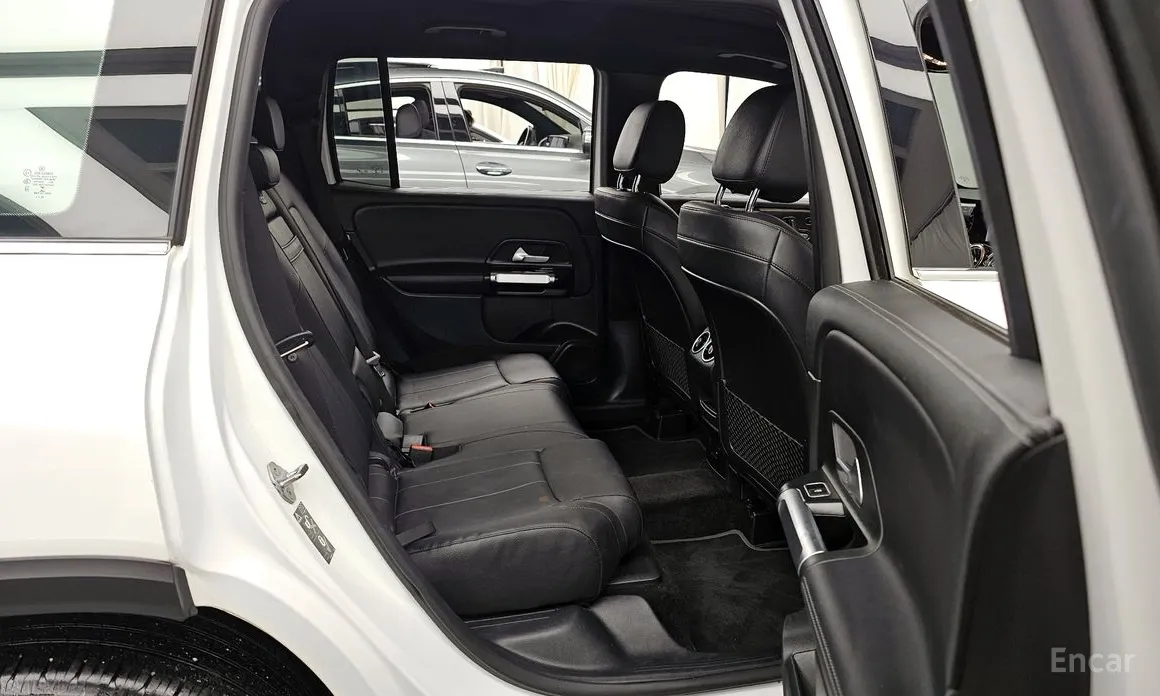 Mercedes-Benz GLB-Class 2020 GLB220