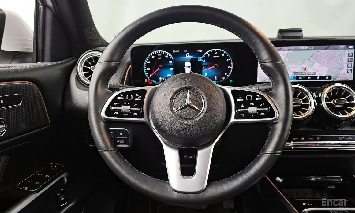 Mercedes-Benz GLB-Class 2020 GLB220