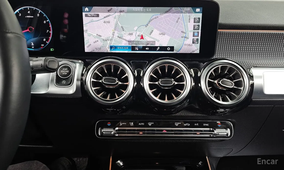 Mercedes-Benz GLB-Class 2020 GLB220