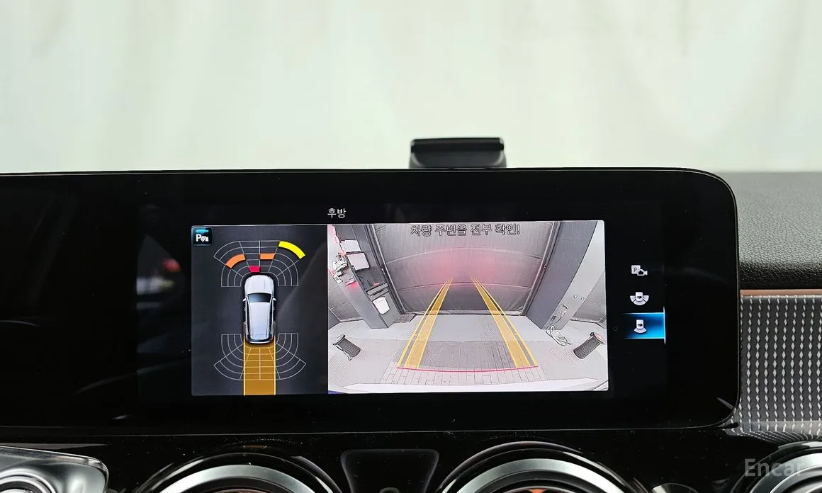 Mercedes-Benz GLB-Class 2020 GLB220