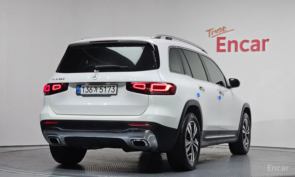 Mercedes-Benz GLB-Class 2020 GLB220