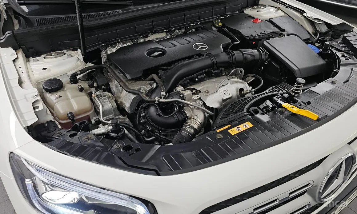 Mercedes-Benz GLB-Class 2020 GLB220