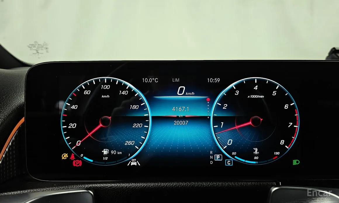 Mercedes-Benz GLB-Class 2020 GLB220