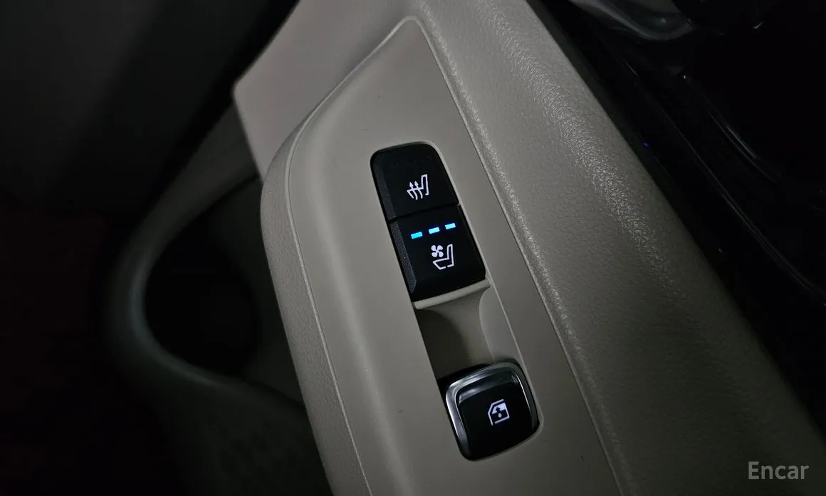 Kia Carnival 2023 7-Seater Signature