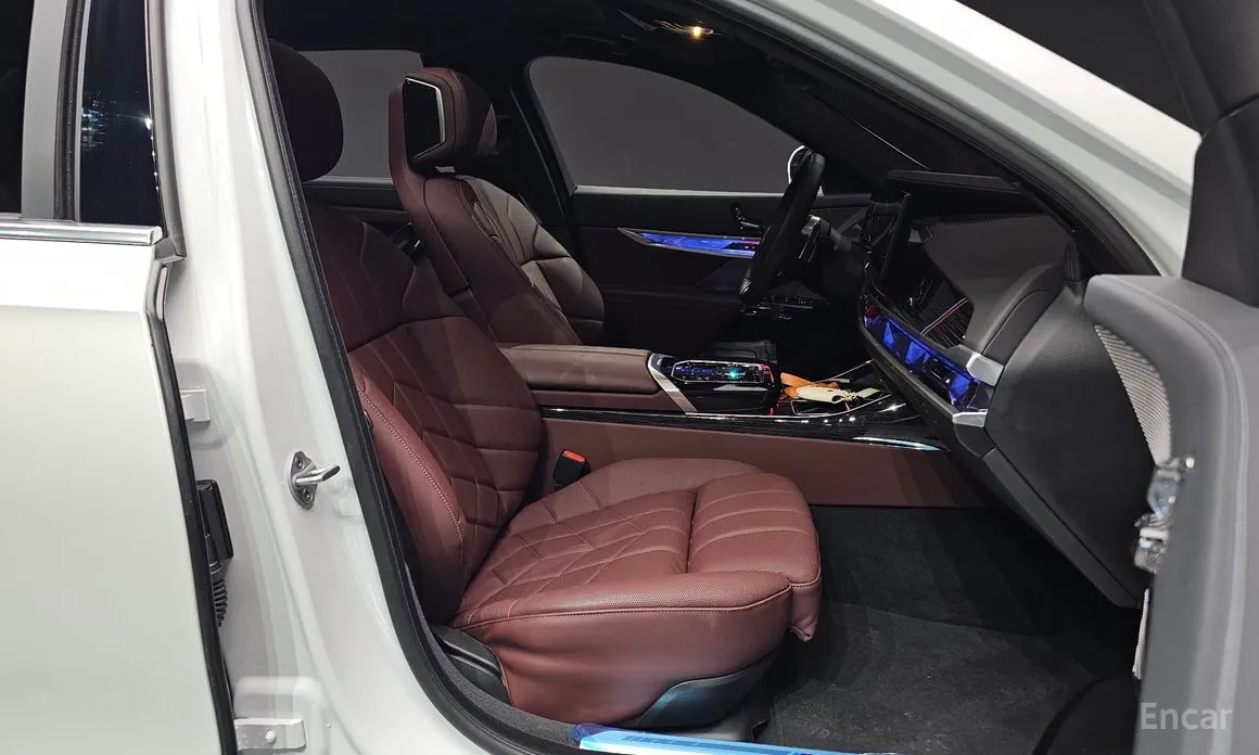 BMW 7 Series 2022 740i xDrive M Sport Limited