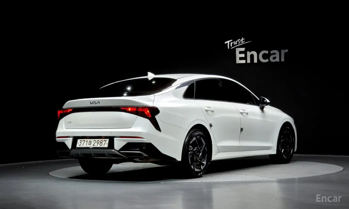 Kia K5 2023 2.0