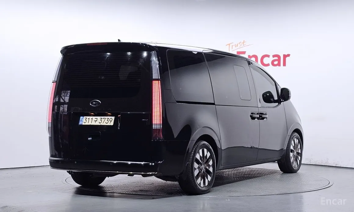 2021 Hyundai Staria