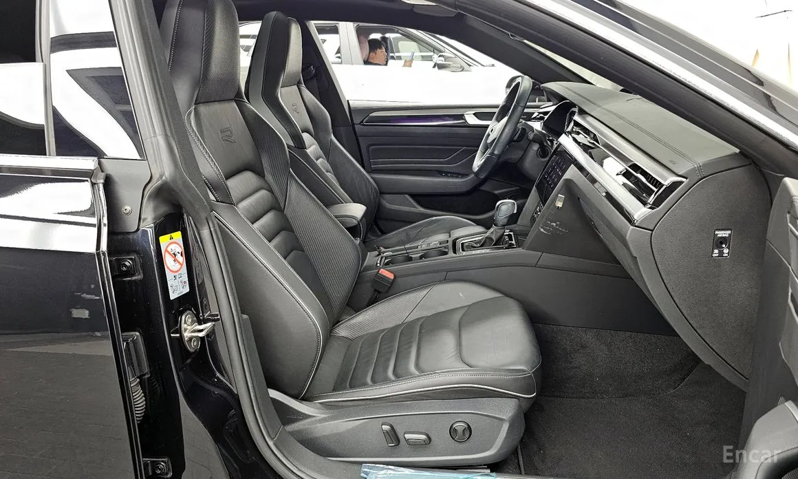 Volkswagen Arteon 2018 2.0 TDI R-LIINE 4Motion