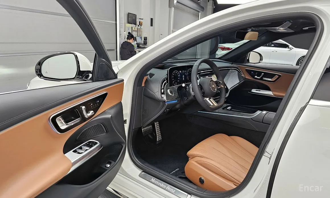 Mercedes-Benz E-Class 2024 E200 Avantgarde Limited