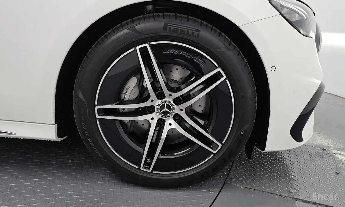 Mercedes-Benz E-Class 2024 E200 Avantgarde Limited