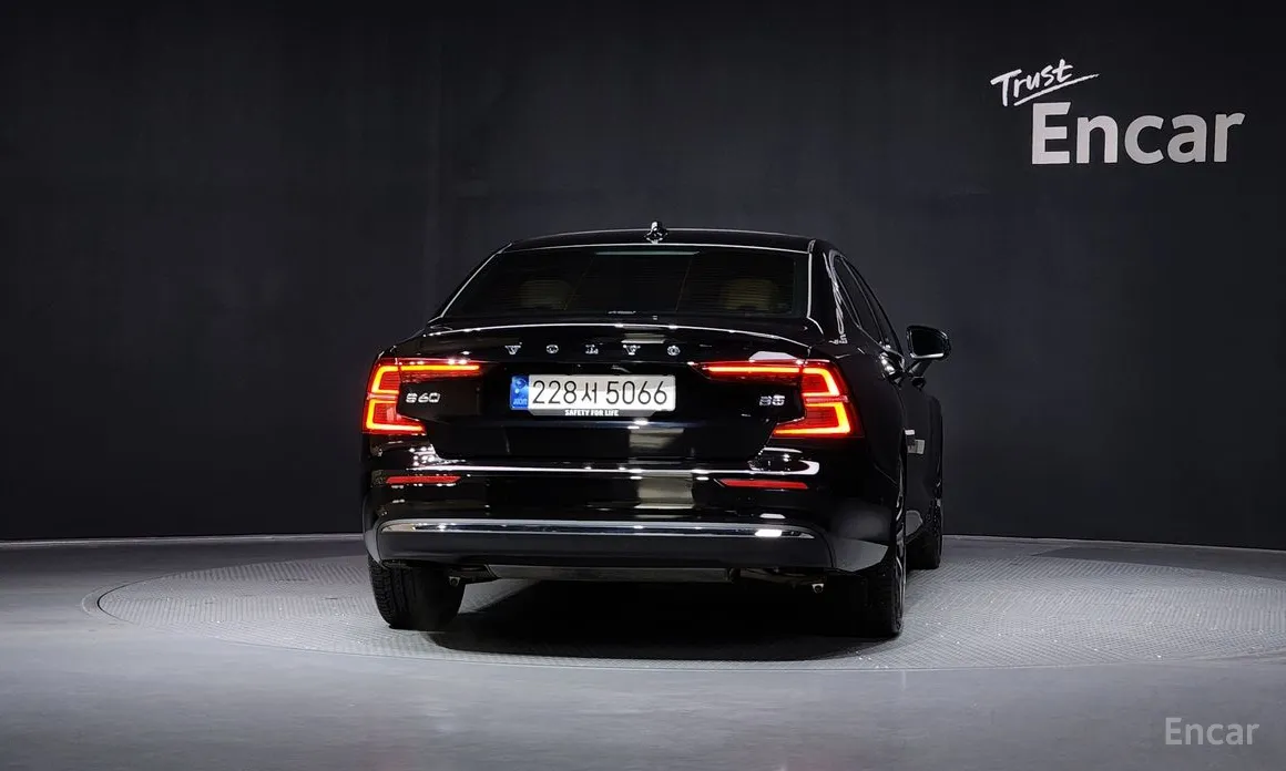 Volvo S60 2019 B5 Ultimate Bright